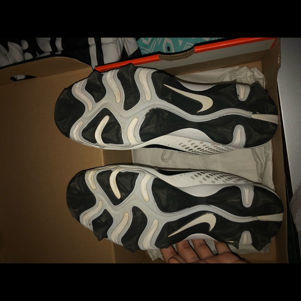 Nike softball cleats